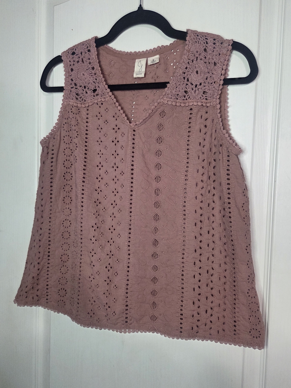 Joie Dusty Rose Eyelet Crochet V-Neck Tank - Picture 4 of 7